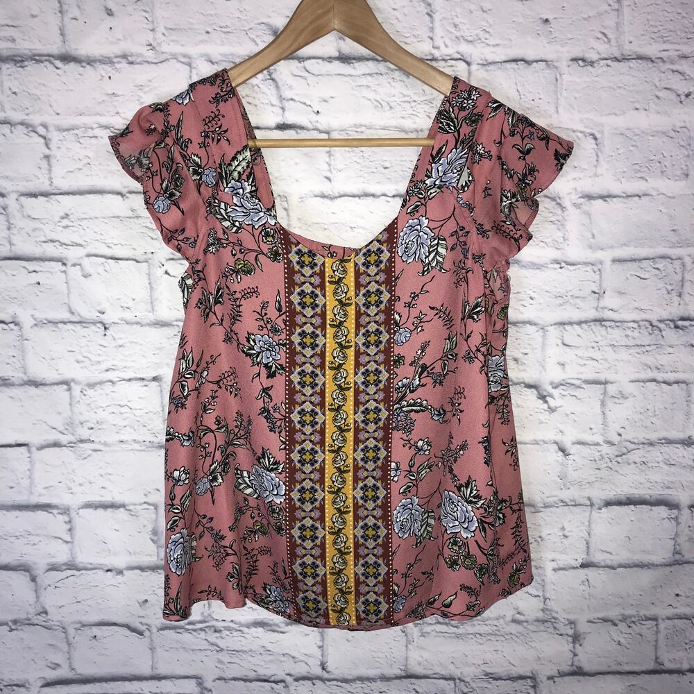 Francesca's Dina Be Floral Pattern Top - Picture 6 of 6